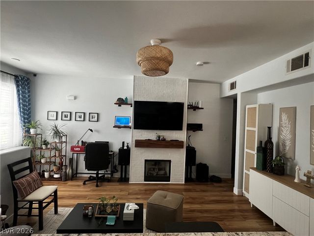 9050 West Warm Springs Road 2077, Las Vegas, NV 89148