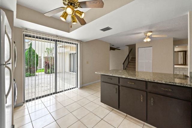 1606 Shaker Circle, Wellington, FL 33414