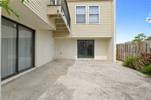 1606 Shaker Circle, Wellington, FL 33414