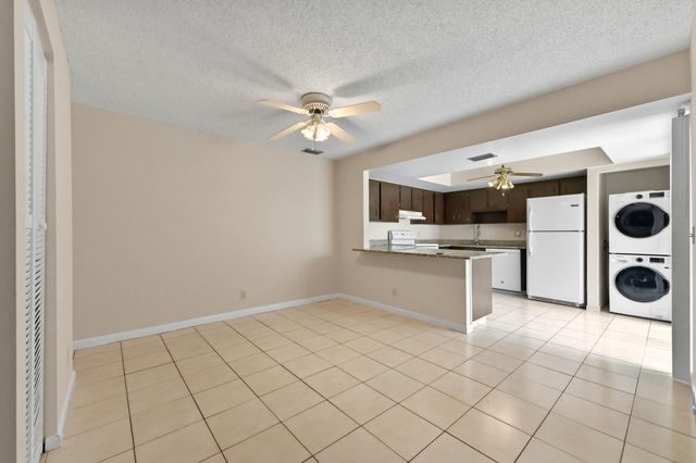 1606 Shaker Circle, Wellington, FL 33414