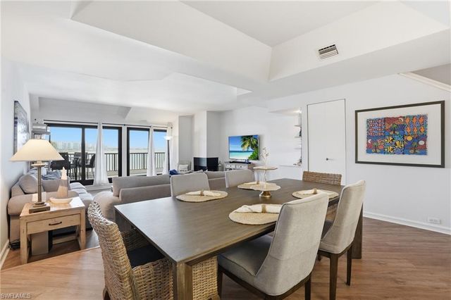 309 La Peninsula BLVD 309, Naples, FL 34113