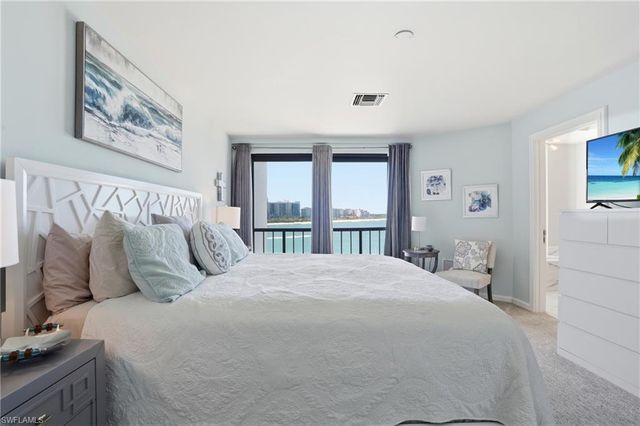 309 La Peninsula BLVD 309, Naples, FL 34113