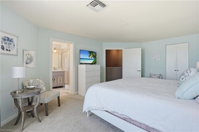 309 La Peninsula BLVD 309, Naples, FL 34113