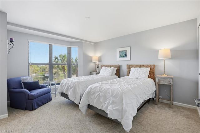 309 La Peninsula BLVD 309, Naples, FL 34113