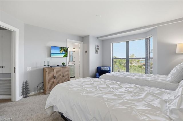 309 La Peninsula BLVD 309, Naples, FL 34113