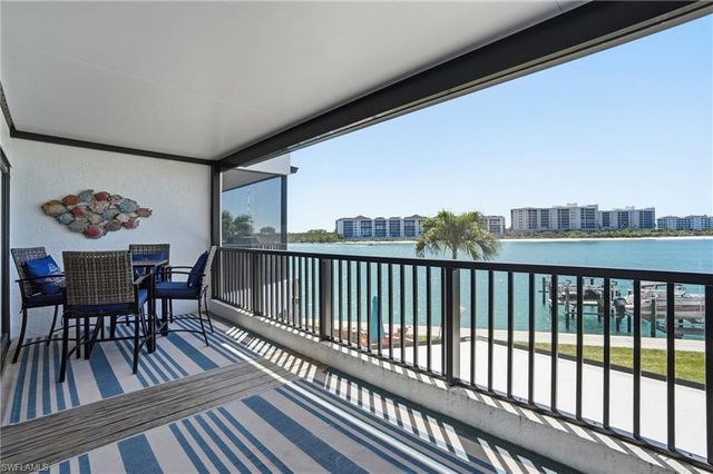 309 La Peninsula BLVD 309, Naples, FL 34113