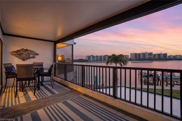 309 La Peninsula BLVD 309, Naples, FL 34113