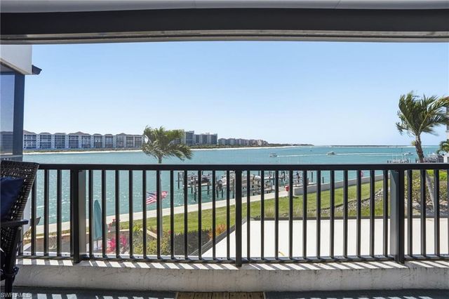 309 La Peninsula BLVD 309, Naples, FL 34113