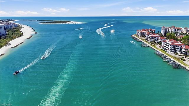 309 La Peninsula BLVD 309, Naples, FL 34113