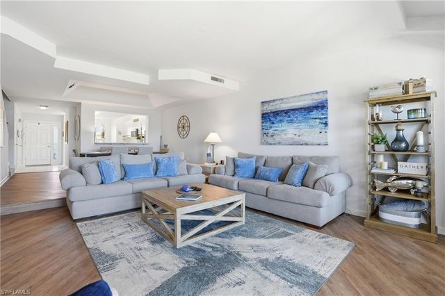 309 La Peninsula BLVD 309, Naples, FL 34113