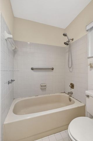 10424 NW 70th Ct, Tamarac, FL 33321