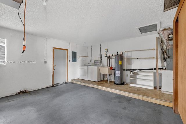 10424 NW 70th Ct, Tamarac, FL 33321