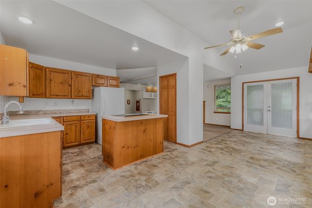 390 E Lakeshore Drive, Shelton, WA 98584