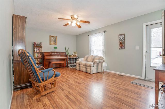 1705 E 9th Street, Washington, MO 63090