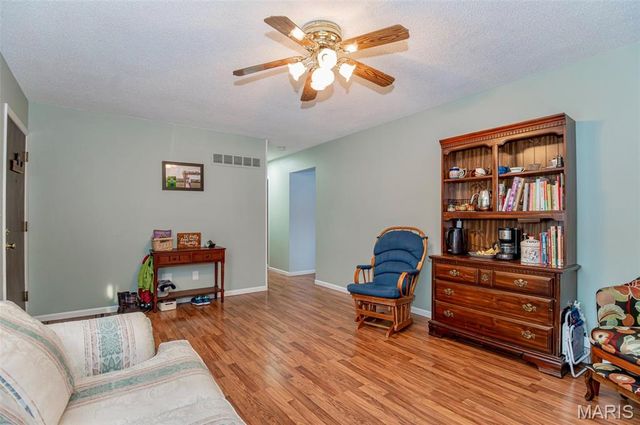 1705 E 9th Street, Washington, MO 63090