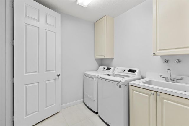 18 Harbour Isle Drive 203, Fort Pierce, FL 34949