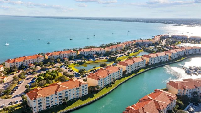 18 Harbour Isle Drive 203, Fort Pierce, FL 34949