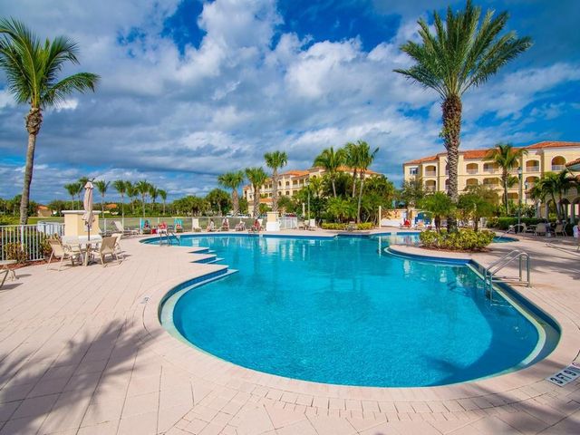 18 Harbour Isle Drive 203, Fort Pierce, FL 34949