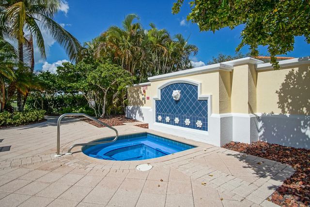 18 Harbour Isle Drive 203, Fort Pierce, FL 34949