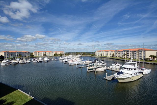 18 Harbour Isle Drive 203, Fort Pierce, FL 34949