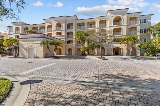 18 Harbour Isle Drive 203, Fort Pierce, FL 34949