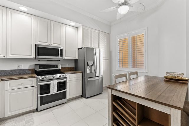 18 Harbour Isle Drive 203, Fort Pierce, FL 34949