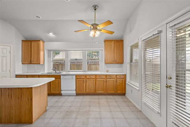 8709 Hartford Drive, Rowlett, TX 75089