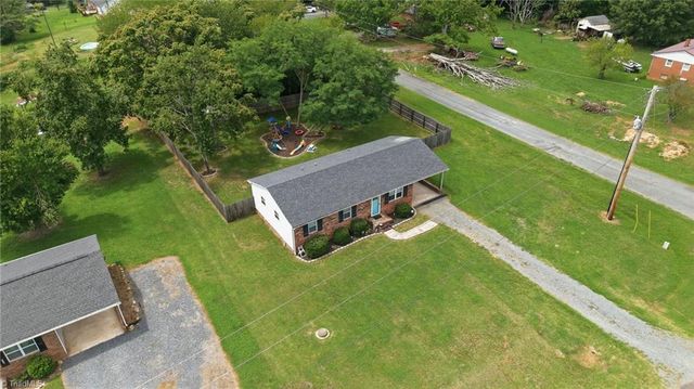 7390 Plunkett Road, Belews Creek, NC 27009
