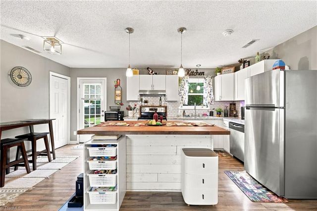 7390 Plunkett Road, Belews Creek, NC 27009