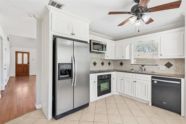 7019 Sandy Knolls Drive, Spring, TX 77379