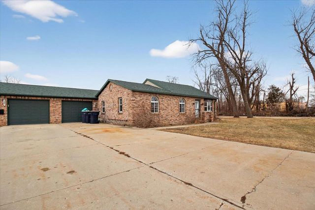 2505 Center Avenue, Janesville, WI 53546