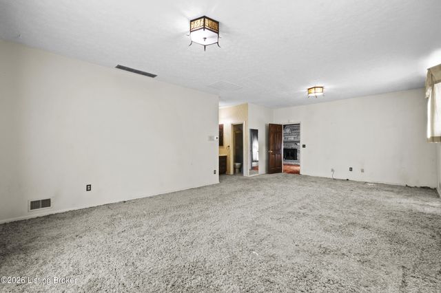 4621 Glen Rose Rd, Louisville, KY 40229