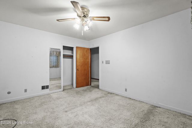 4621 Glen Rose Rd, Louisville, KY 40229
