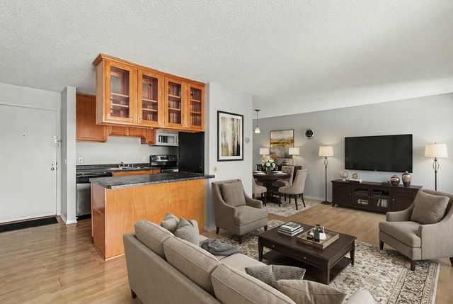 4110 Rahn Road 201, Eagan, MN 55122