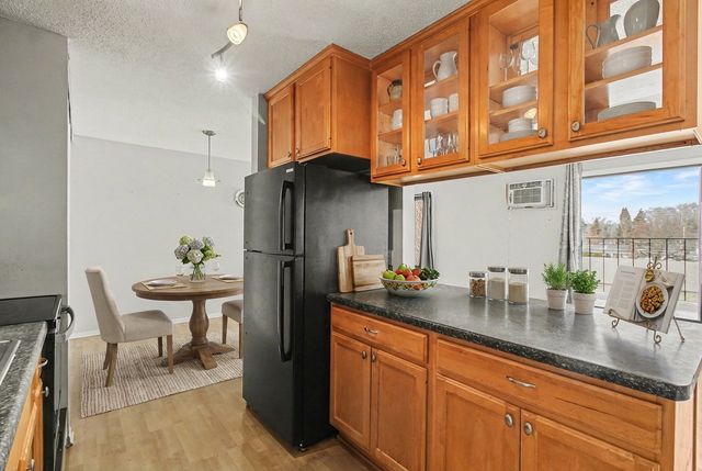 4110 Rahn Road 201, Eagan, MN 55122