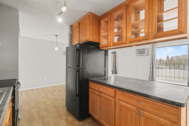 4110 Rahn Road 201, Eagan, MN 55122