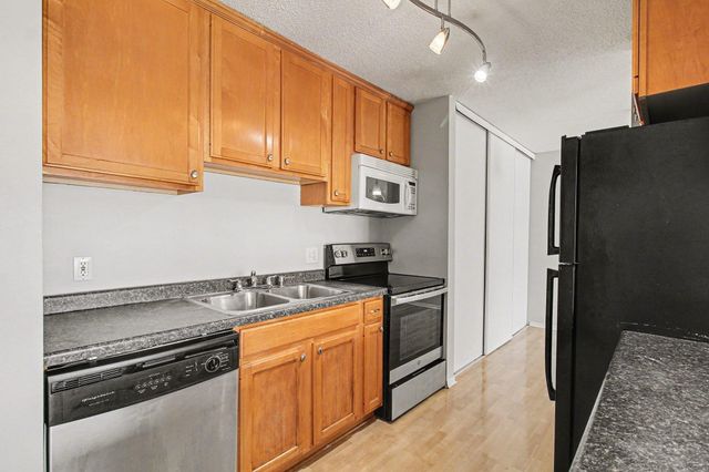 4110 Rahn Road 201, Eagan, MN 55122