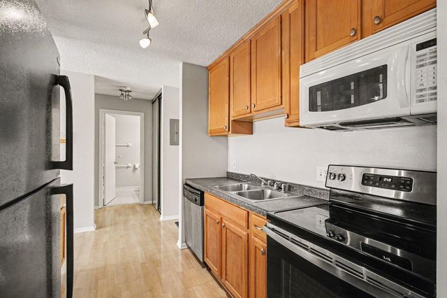 4110 Rahn Road 201, Eagan, MN 55122