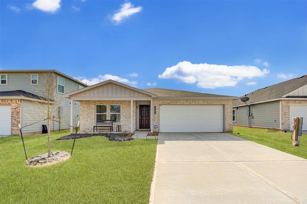15694 Briar Forest Drive, Conroe, TX 77306