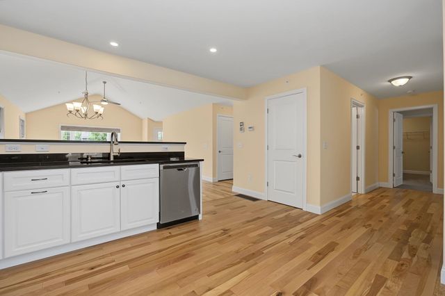 4 James Circle, Brentwood, NH 03833