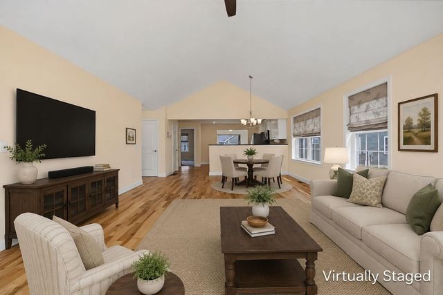 4 James Circle, Brentwood, NH 03833