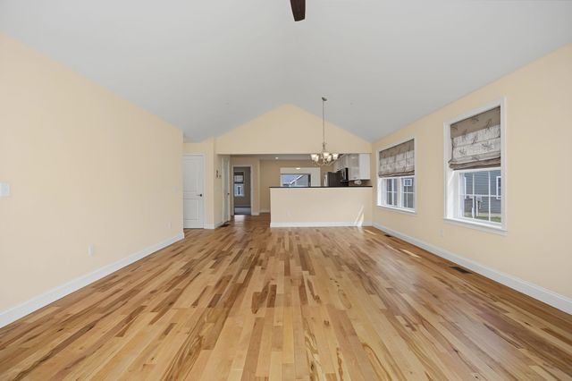 4 James Circle, Brentwood, NH 03833