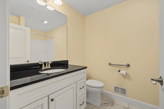 4 James Circle, Brentwood, NH 03833