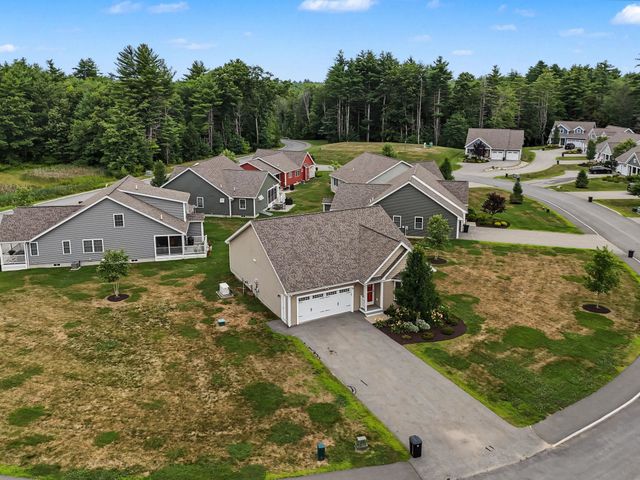 4 James Circle, Brentwood, NH 03833