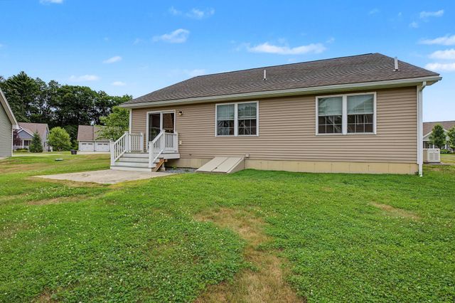 4 James Circle, Brentwood, NH 03833