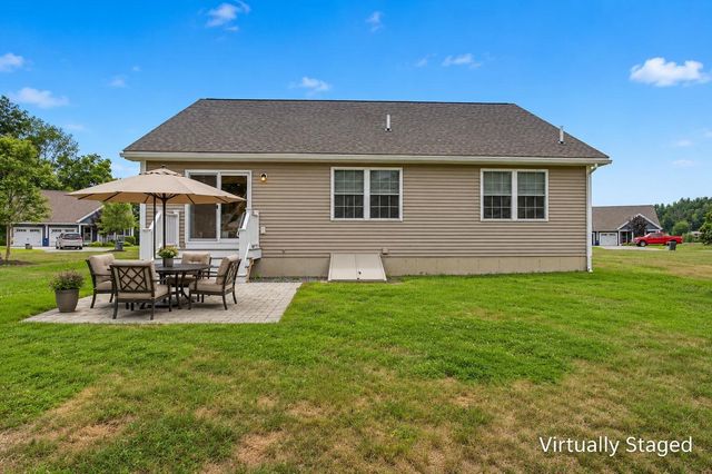 4 James Circle, Brentwood, NH 03833