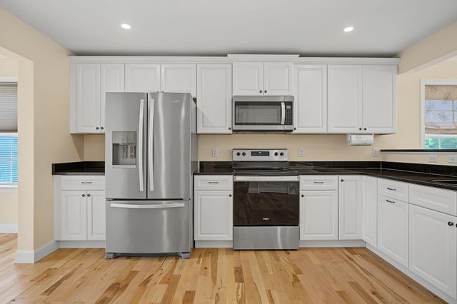 4 James Circle, Brentwood, NH 03833