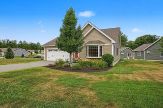 4 James Circle, Brentwood, NH 03833
