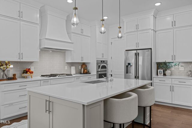 127 Sanderway Drive, Chapel Hill, NC 27516