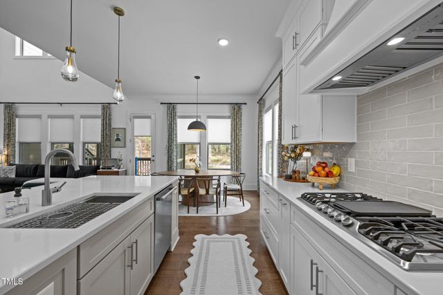 127 Sanderway Drive, Chapel Hill, NC 27516